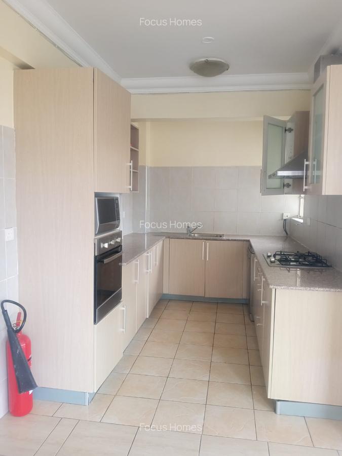2 Bed Apartment with En Suite in Lavington - 19