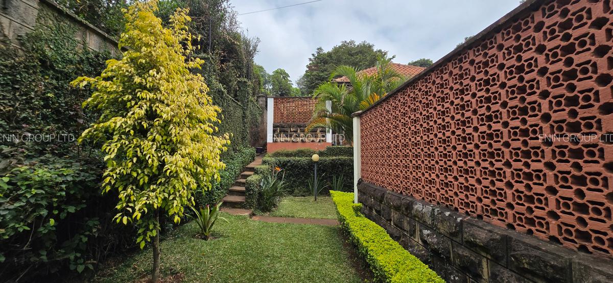 5 Bed Townhouse with En Suite at Lone Tree - 17