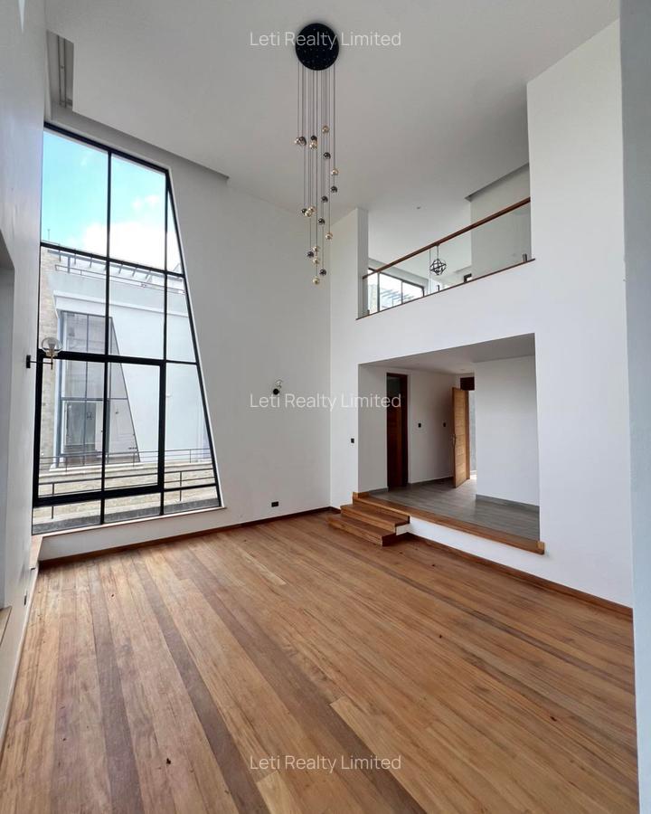 5 Bed Townhouse with En Suite in Lavington - 4