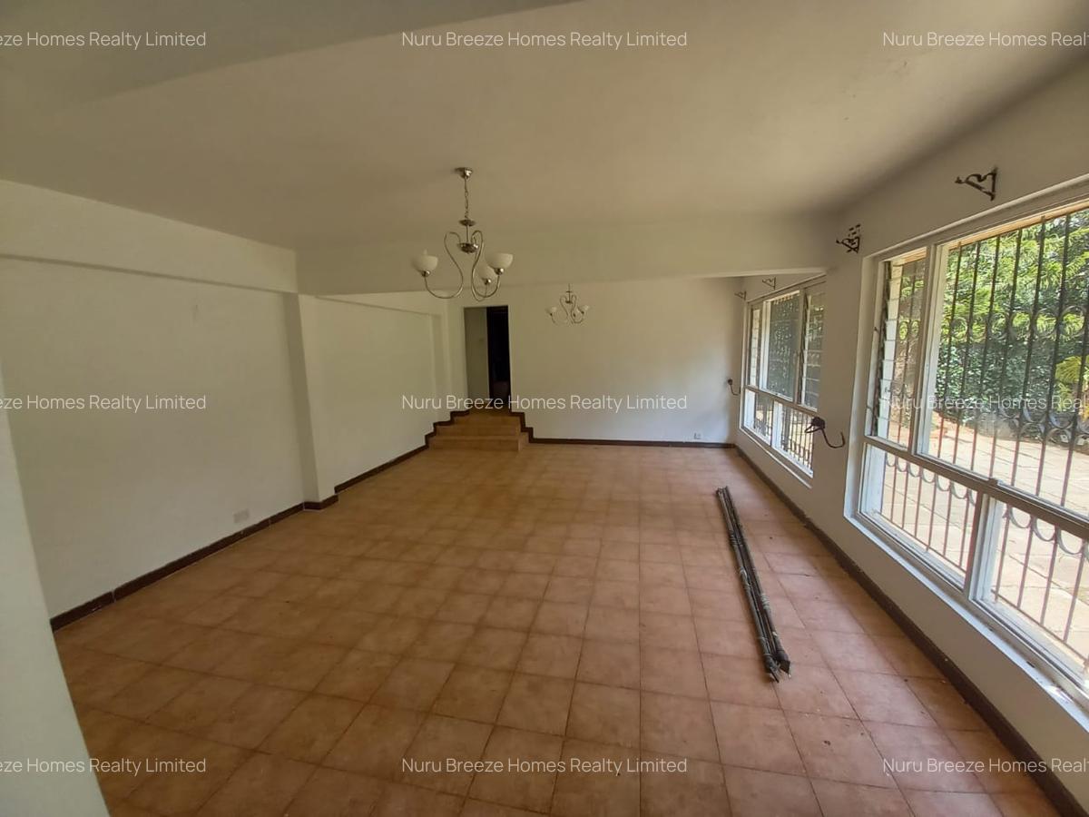4 Bed House with En Suite in Spring Valley - 4