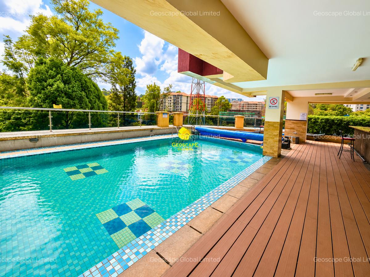 4 Bed Apartment with En Suite in Riverside - 2