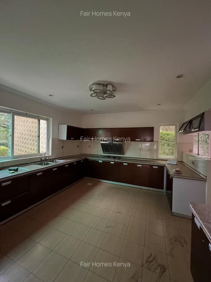 4 Bed Townhouse with En Suite at Riverside Drive - 3