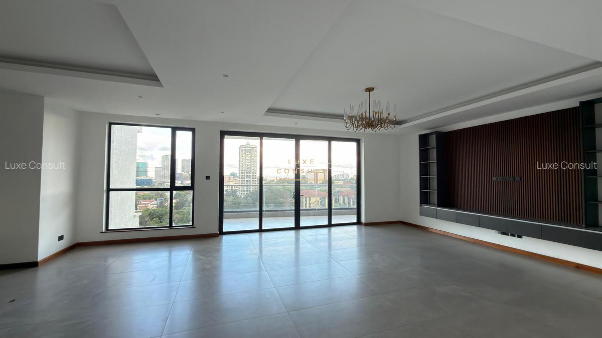 3 Bed Apartment with En Suite in Riverside - 1