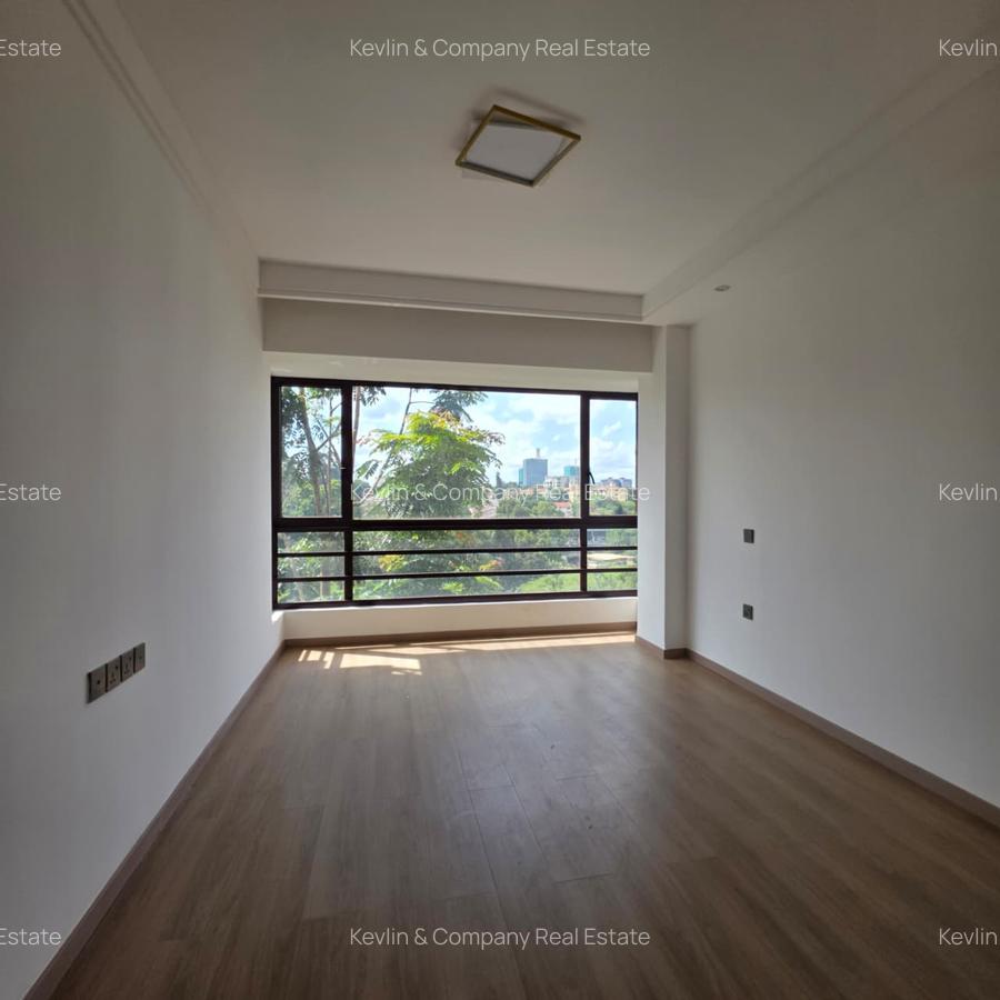 3 Bed Apartment with En Suite in Riverside - 19