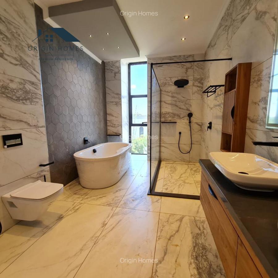 5 Bed Townhouse with En Suite at Loresho - 11