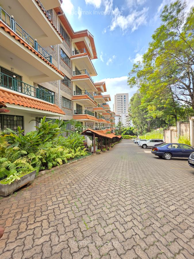 3 Bed Apartment with En Suite at Riverside Drive - 2
