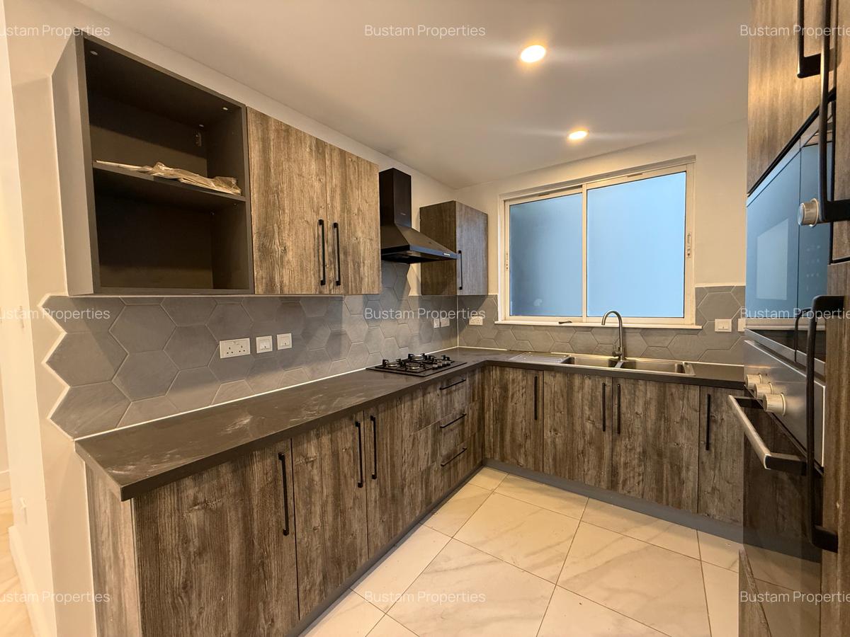 2 Bed Apartment with En Suite in Westlands Area - 11