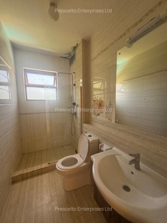 3 Bed Apartment with En Suite at Off Links Road - 13
