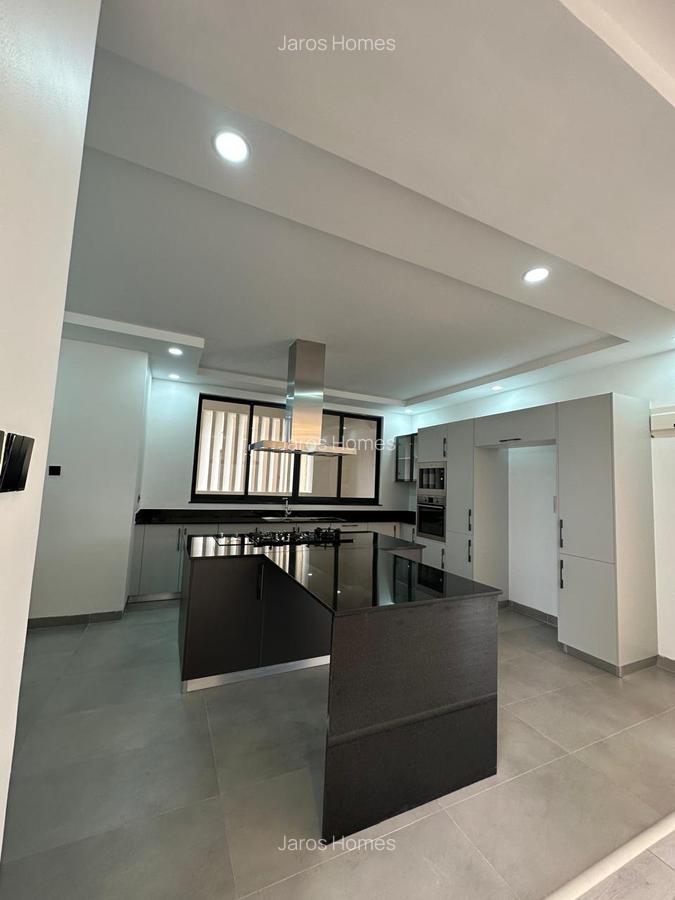 3 Bed Apartment with En Suite at Riverside Drive - 14
