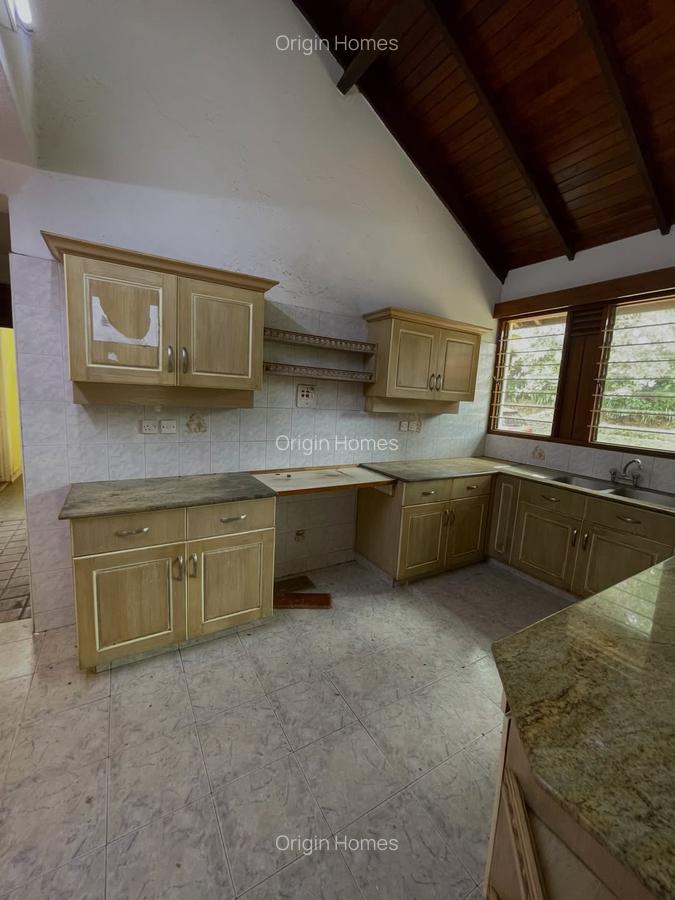 4 Bed House with En Suite at Valley Arcade - 6