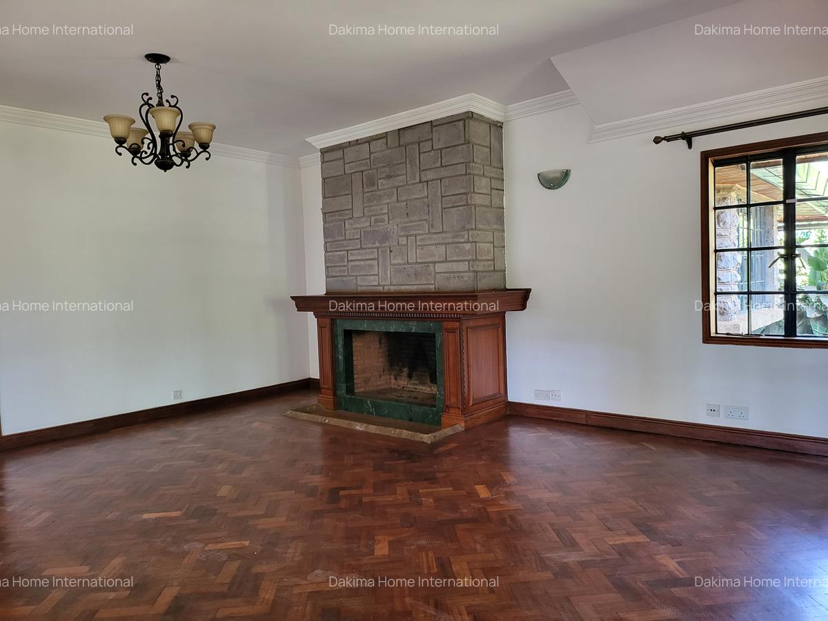 5 Bed House with En Suite in Runda - 13