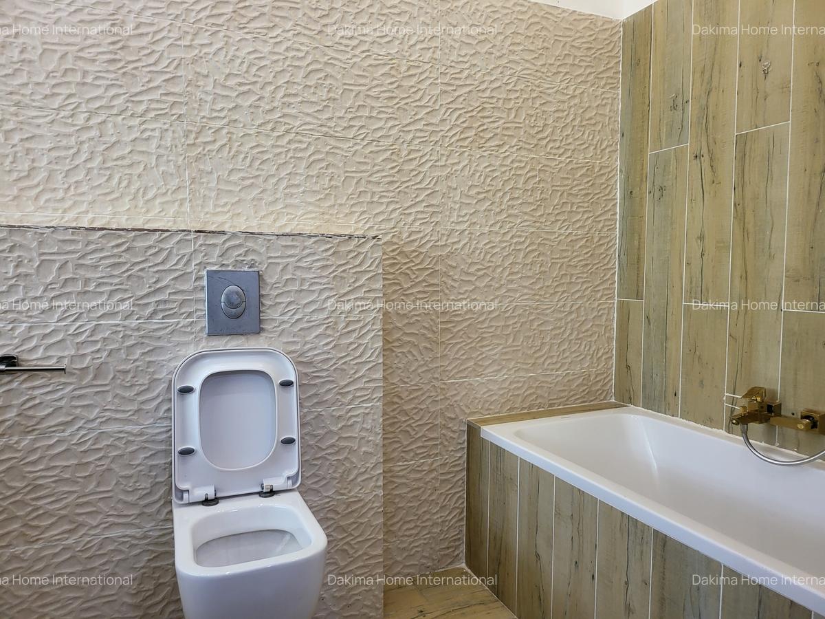 5 Bed House with En Suite in Runda - 17