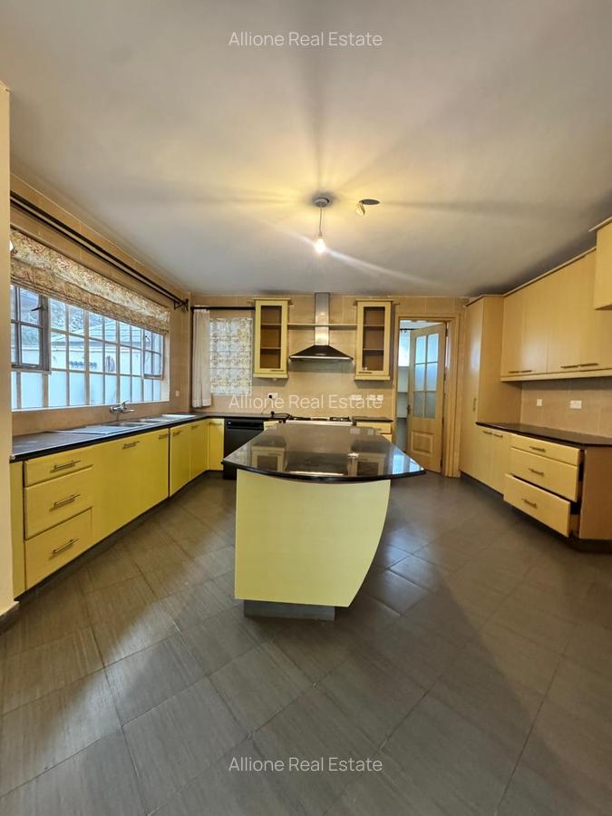 4 Bed Townhouse with Walk In Closet at Near The Hub Mall - 8