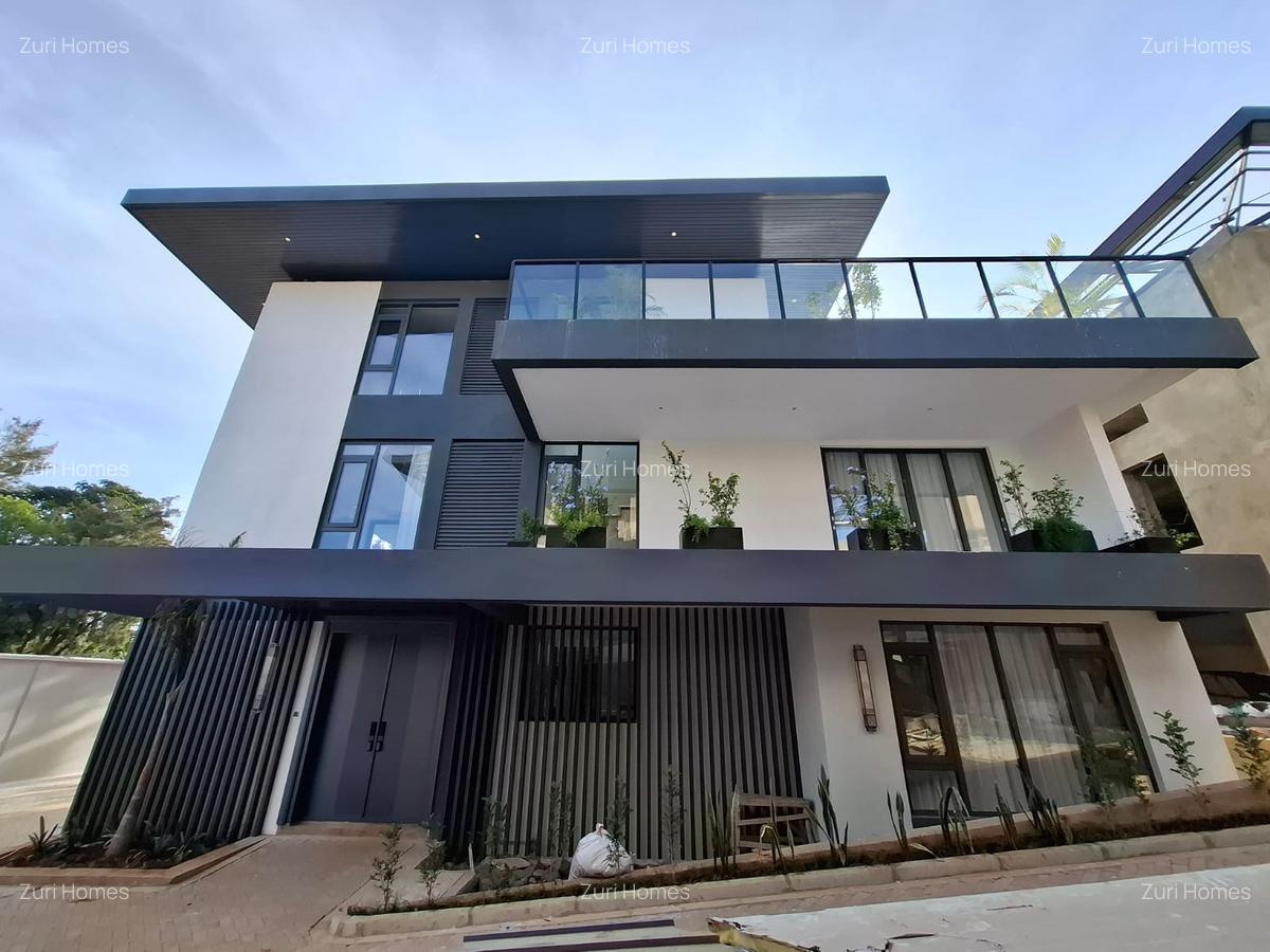 5 Bed Townhouse with En Suite in Lavington - 2