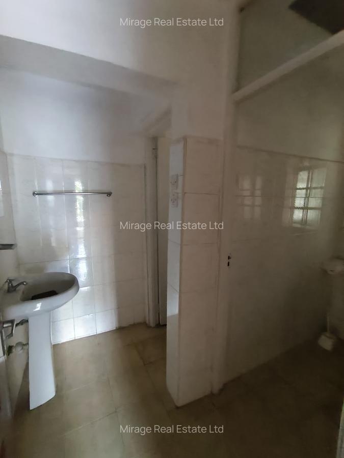 3 Bed Apartment with En Suite in Kilimani - 12