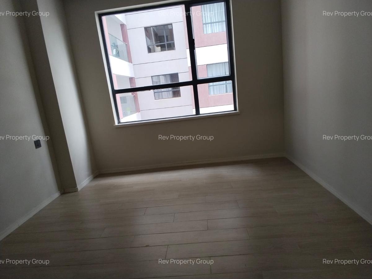 1 Bed Apartment with En Suite in Lavington - 5