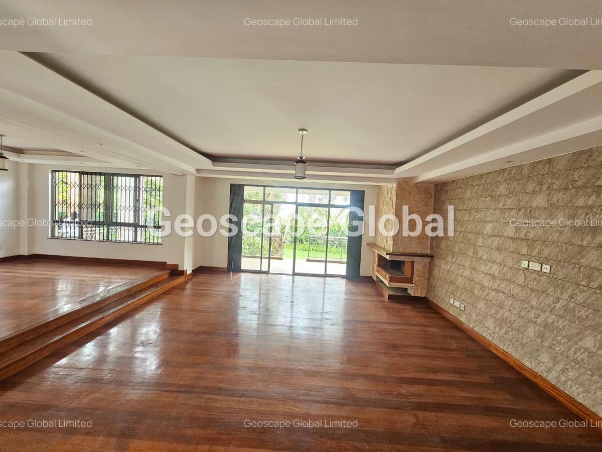 5 Bed Townhouse with En Suite in Lavington - 6