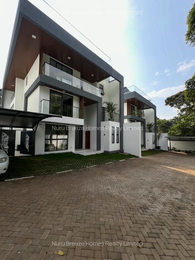 6 Bed Villa with En Suite in Lavington - 1