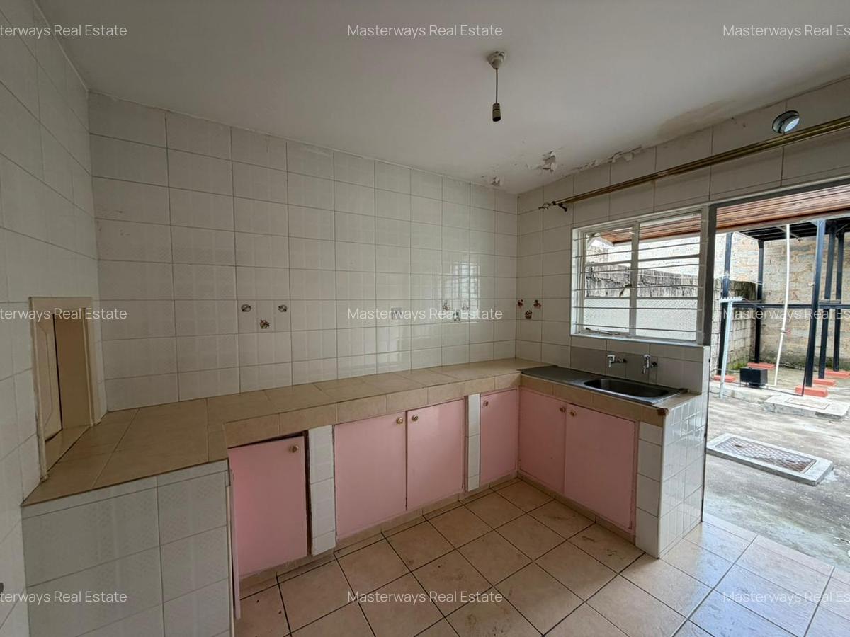 4 Bed House with En Suite in South C - 5