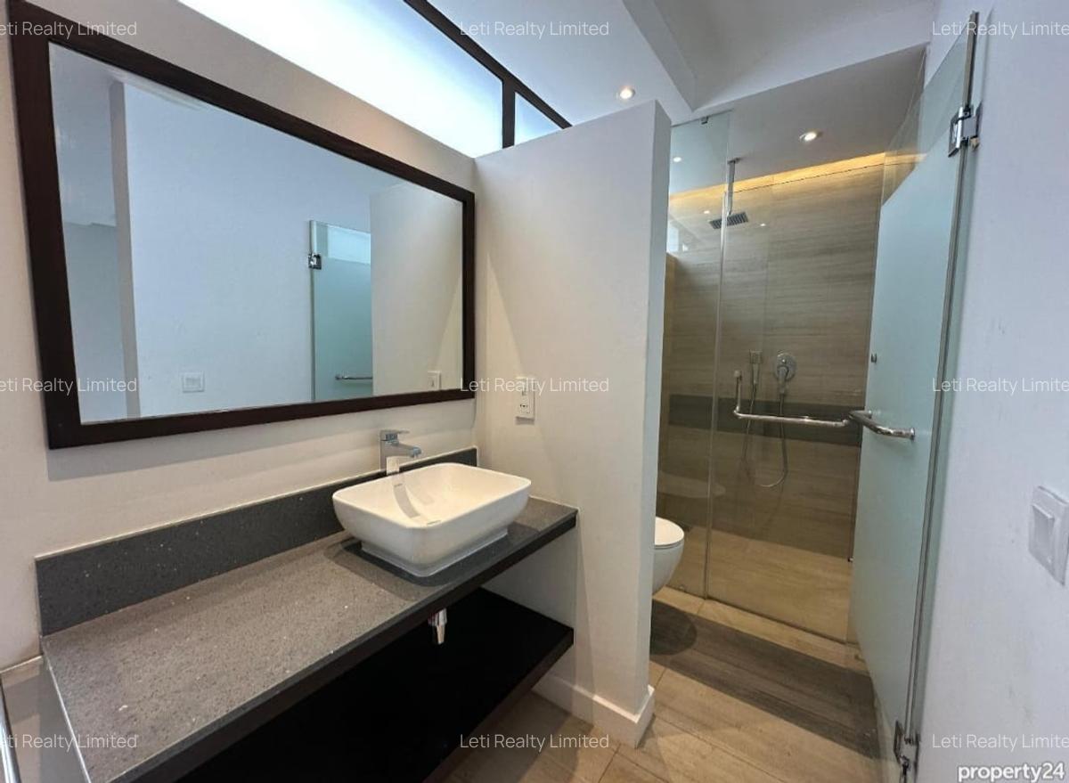 4 Bed Townhouse with En Suite in Lavington - 13