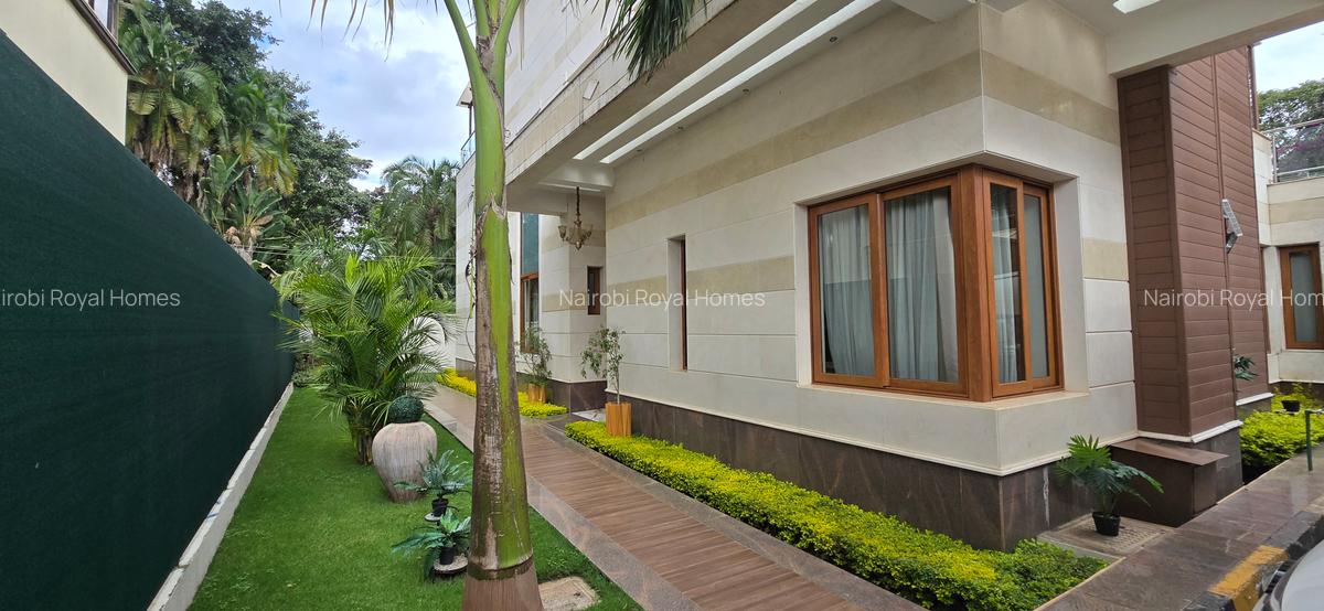 6 Bed Townhouse with En Suite at Lavington Green - 5