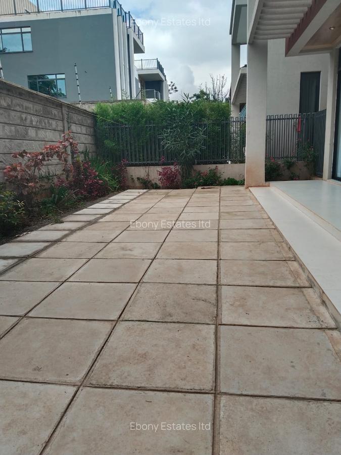 5 Bed Townhouse with En Suite in Lavington - 7