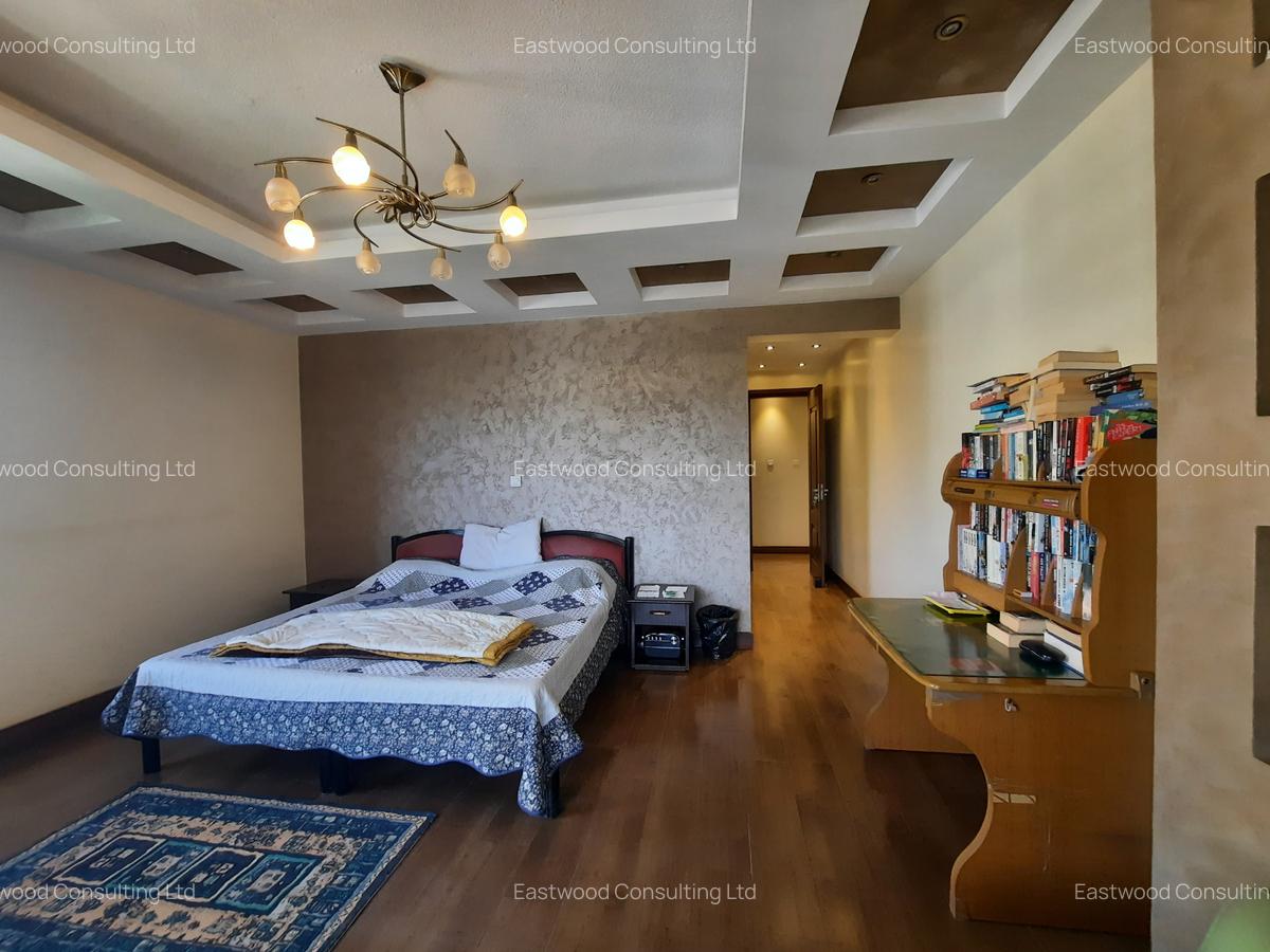 4 Bed Apartment with En Suite at Fourth Parklands - 2