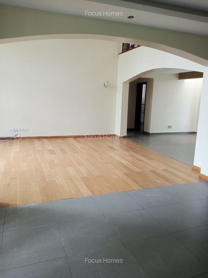 4 Bed Townhouse with En Suite in Lavington - 2