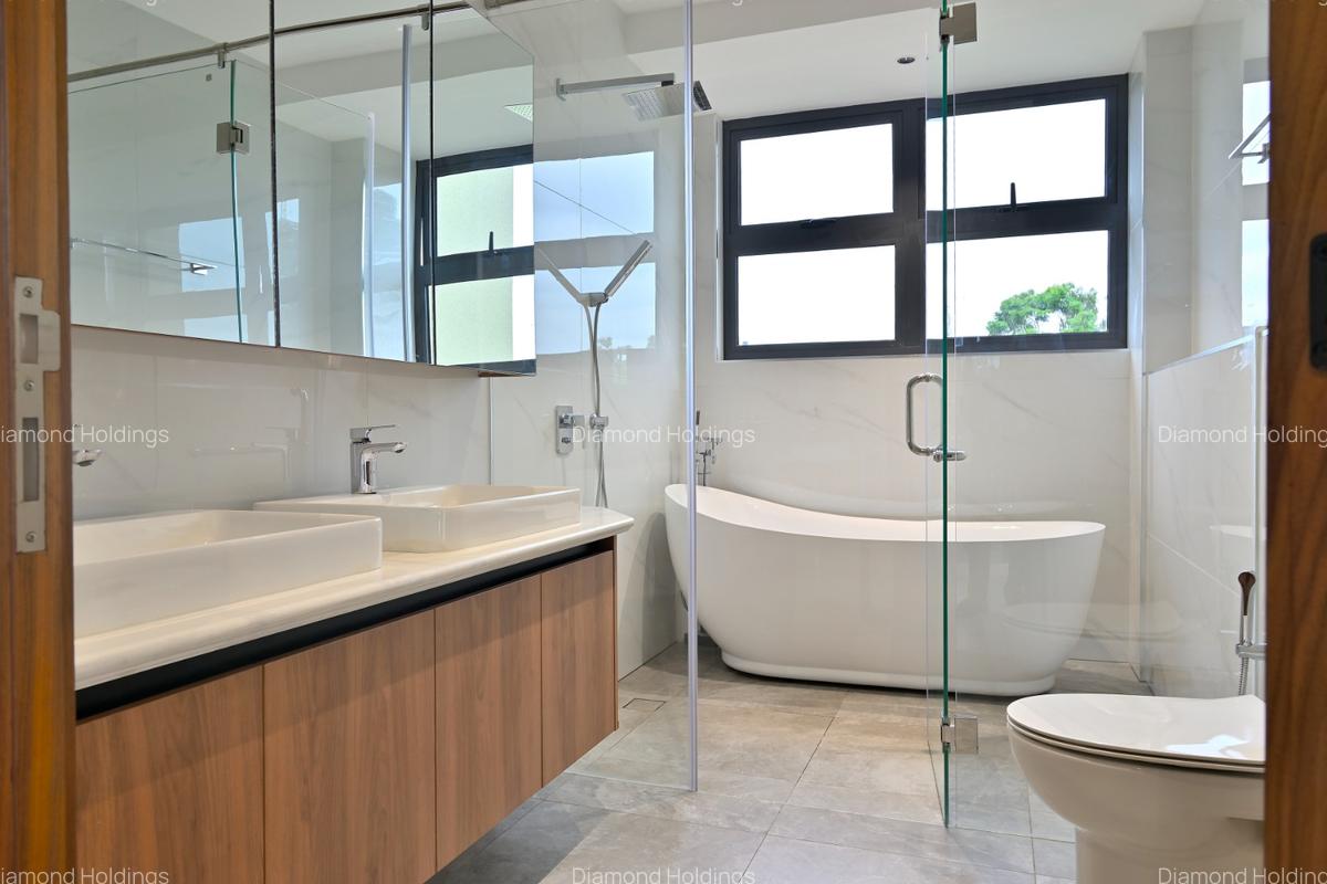 2 Bed Apartment with En Suite in General Mathenge - 5
