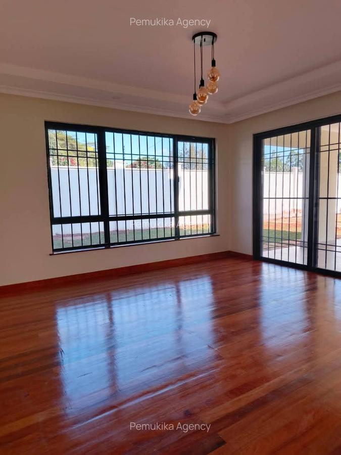6 Bed Townhouse with En Suite in Loresho - 10