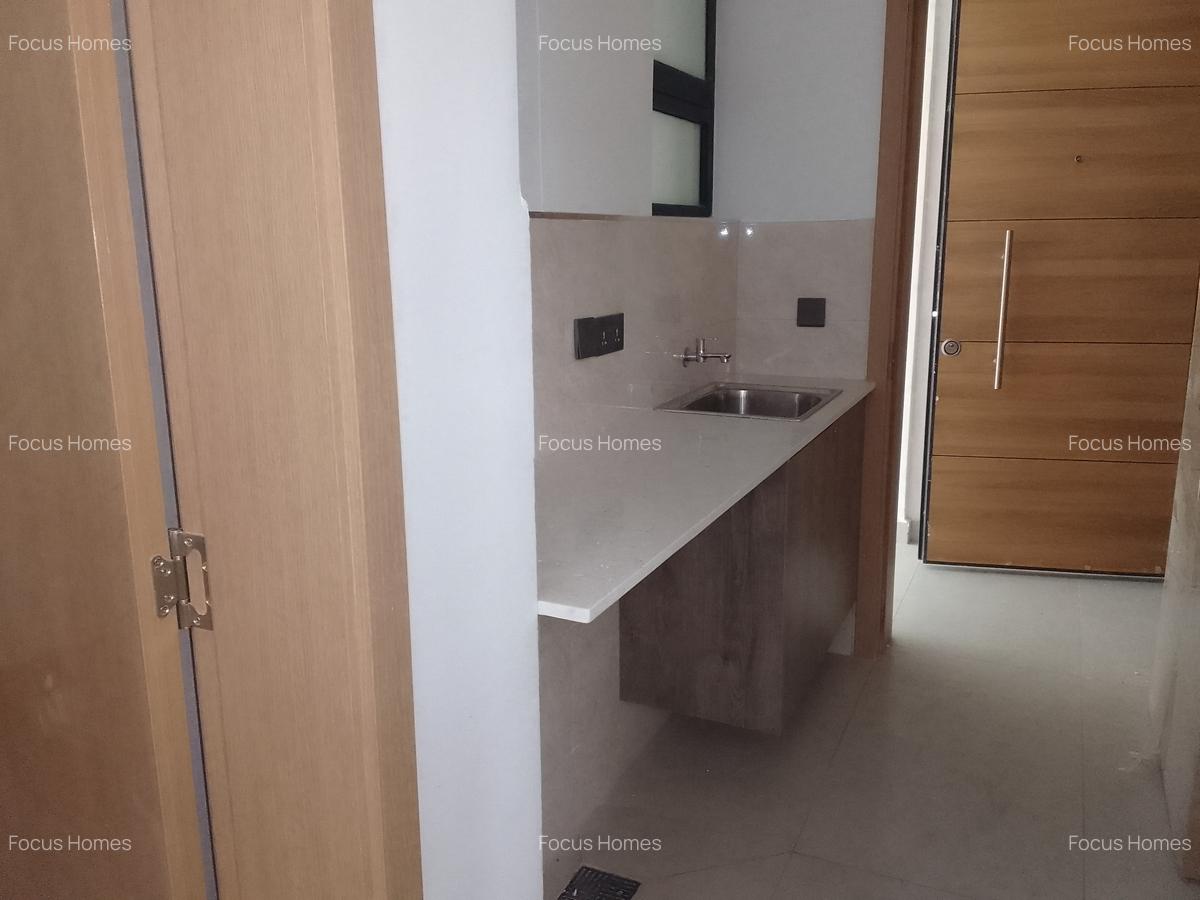 3 Bed Apartment with En Suite in Westlands Area - 10