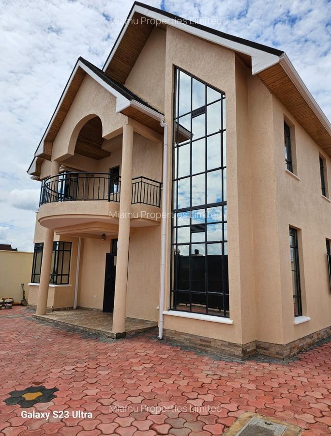 4 Bed House with En Suite at Karunguro - 1