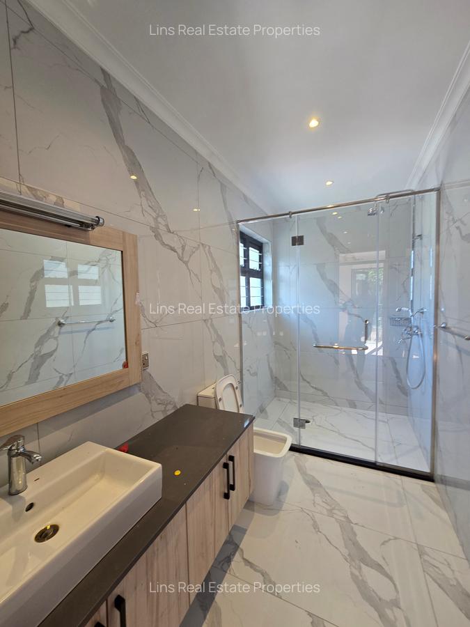 7 Bed House with En Suite in Runda - 15