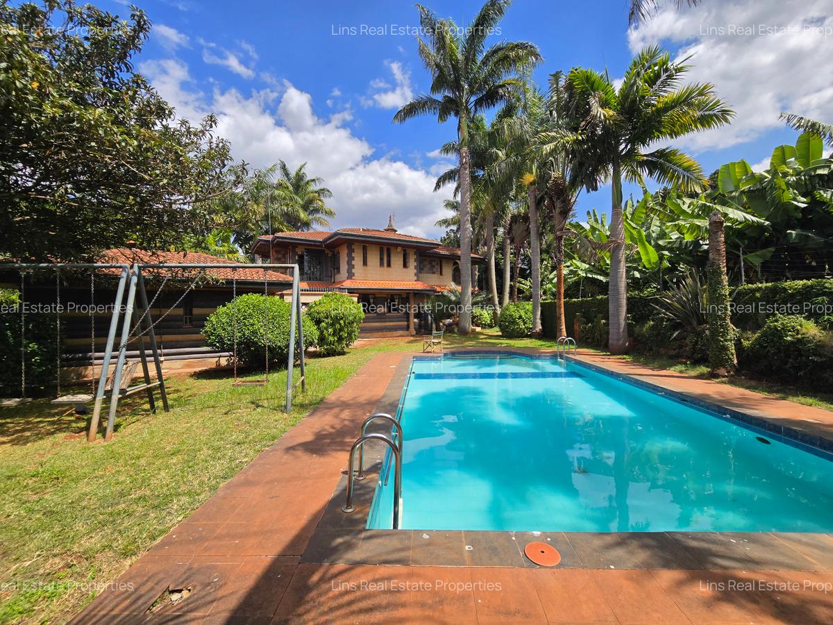 5 Bed House with En Suite in Runda - 2