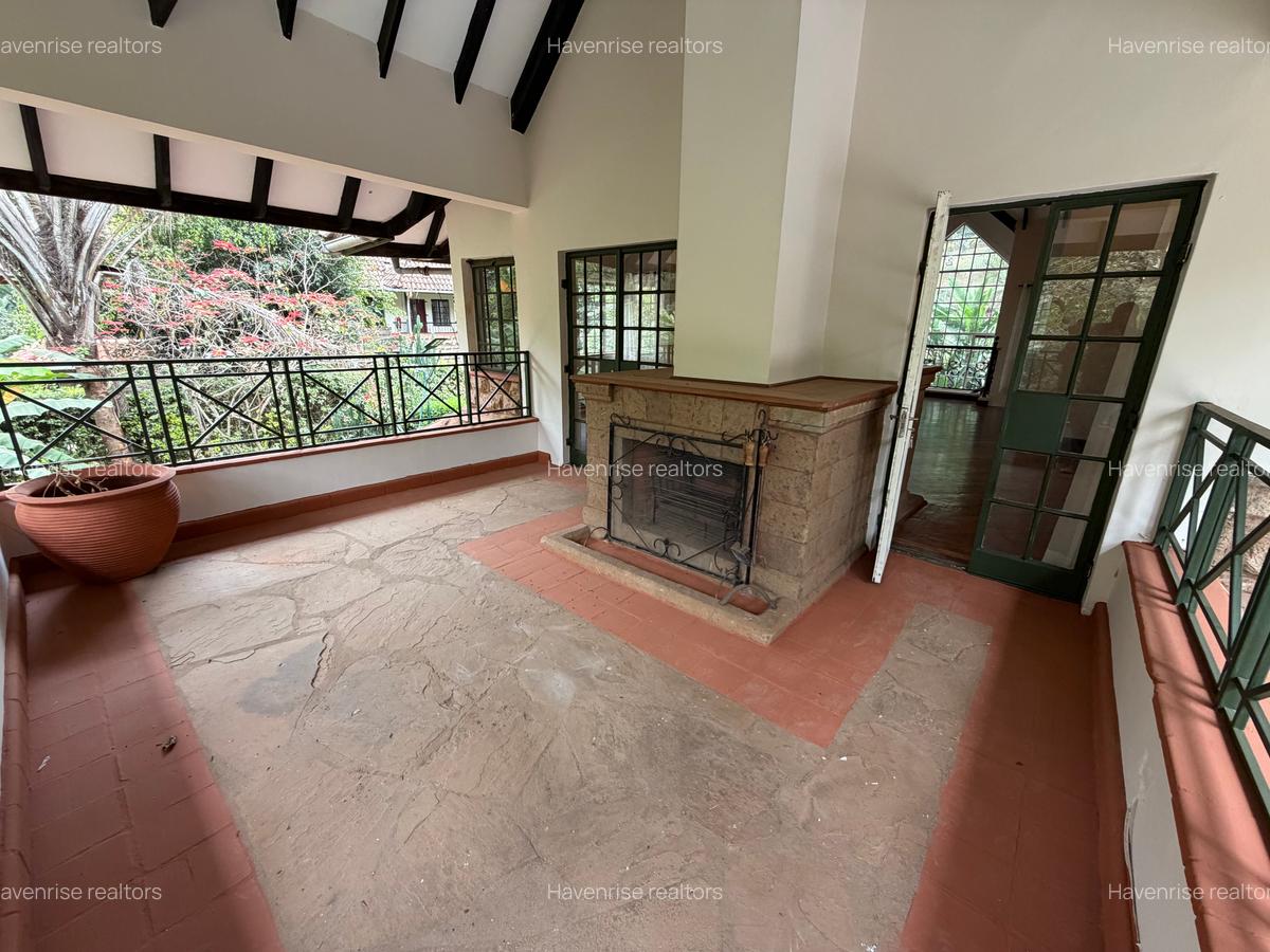 5 Bed Villa at Rosslyn - 16