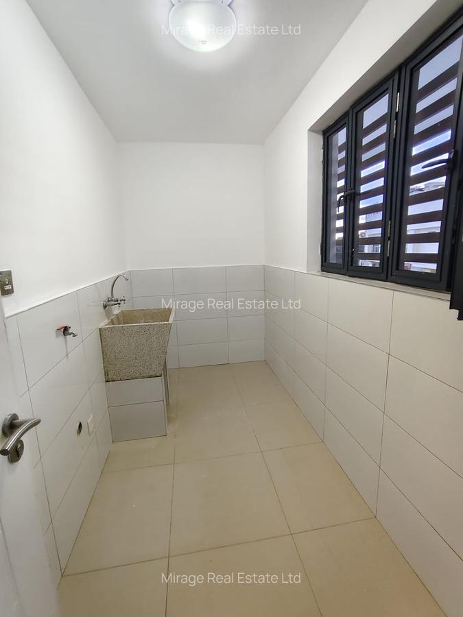 3 Bed Apartment with En Suite in Garden Estate - 8