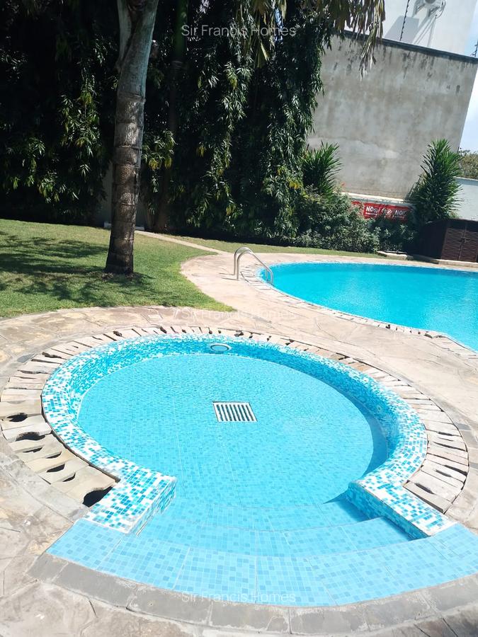Serviced 3 Bed Apartment with En Suite in Nyali Area - 5