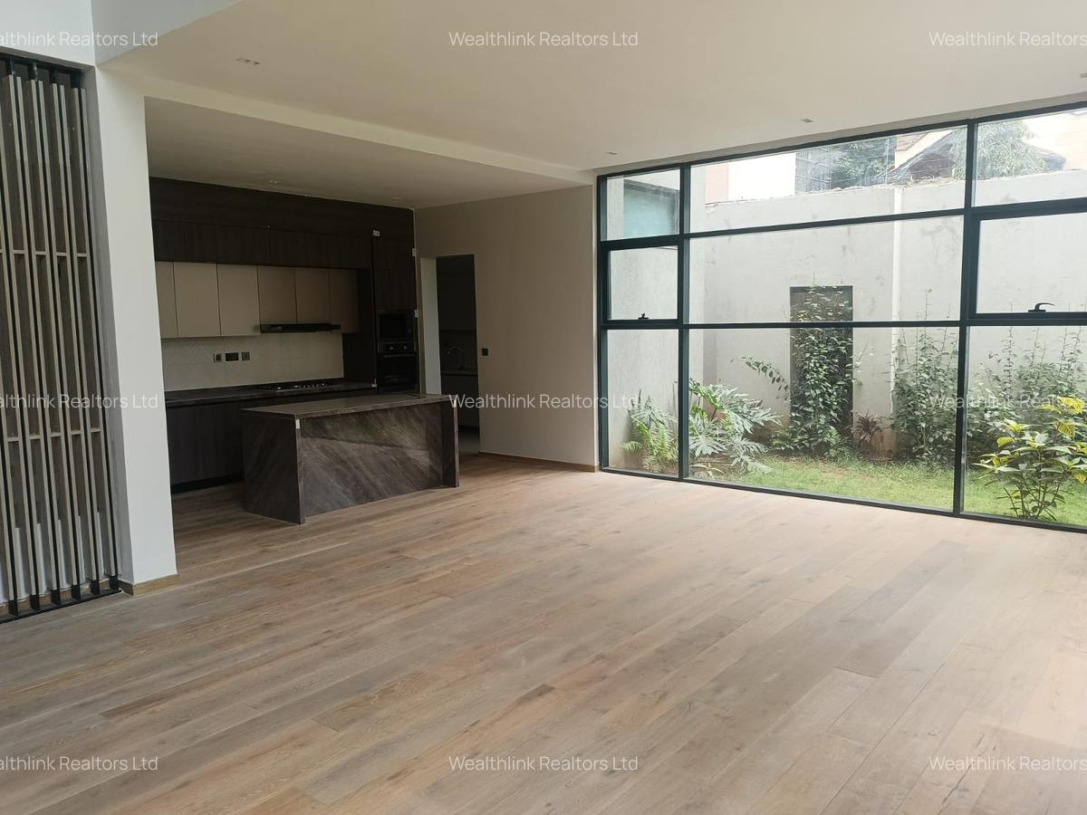 4 Bed Townhouse with En Suite at Runda - 16