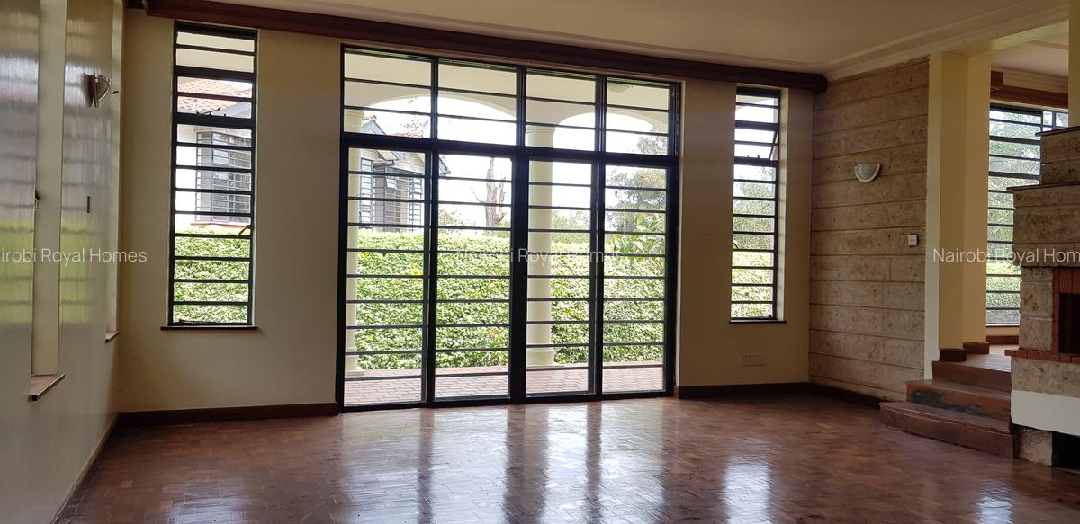 4 Bed House with En Suite at Rosslyn Redhil - 18