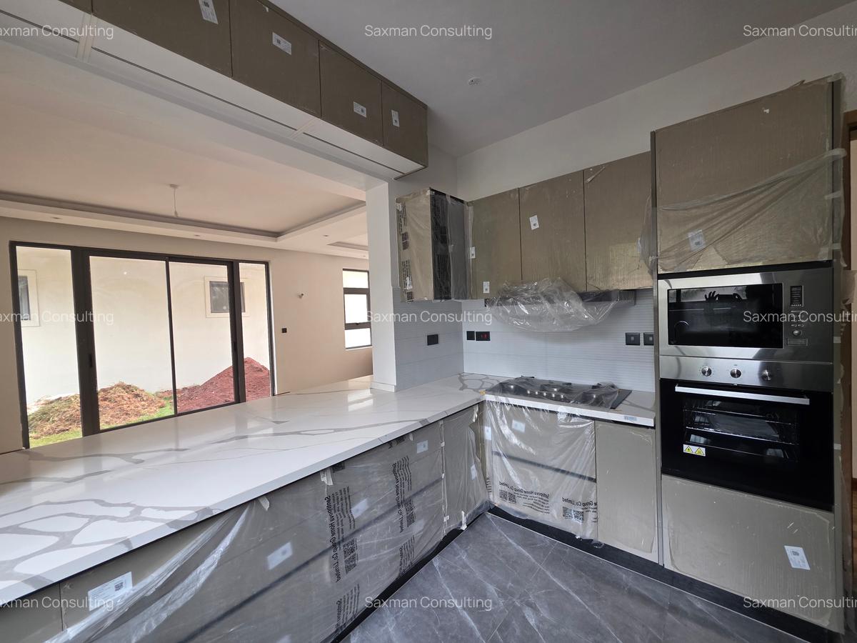 6 Bed Townhouse with En Suite in Lavington - 9