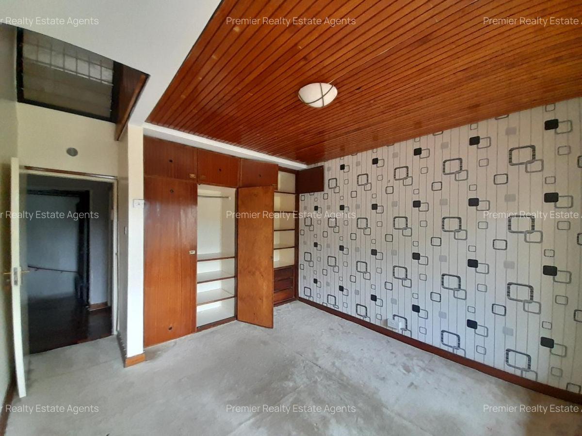 5 Bed Villa with En Suite at Rhapta Road - 4