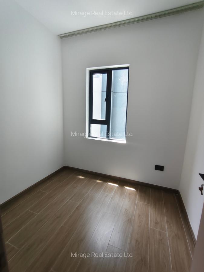 5 Bed Apartment with Swimming Pool in Kilimani - 17
