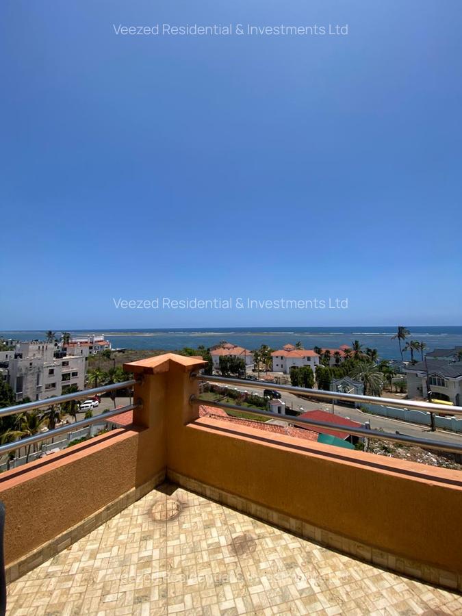 3 Bed Apartment with En Suite in Nyali Area - 2