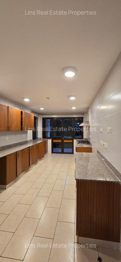 4 Bed Townhouse with En Suite in Runda - 15