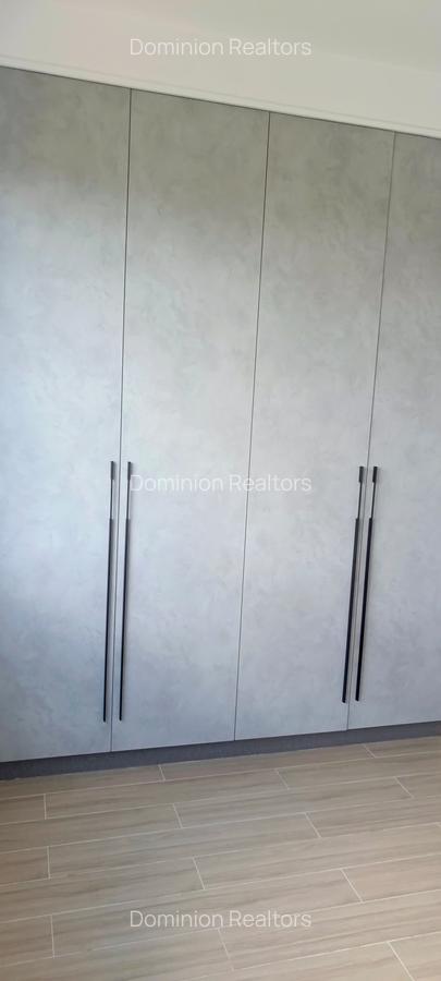 2 Bed Apartment with En Suite at Riverside Drive - 13