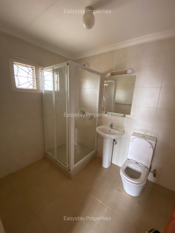 5 Bed House with En Suite in Nyari - 6