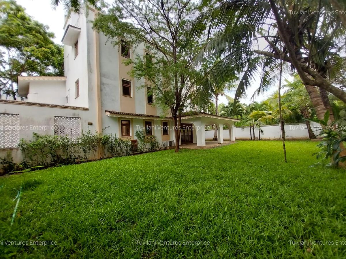 4 Bed Villa with En Suite at Nyali Mombasa - 4