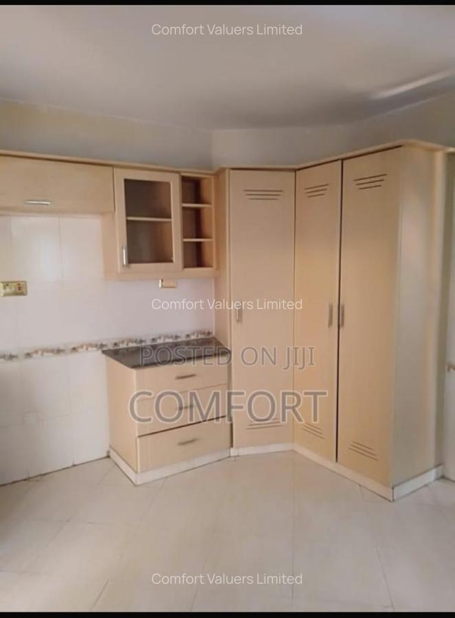 6 Bed Townhouse with En Suite at Statehouse Road - 5