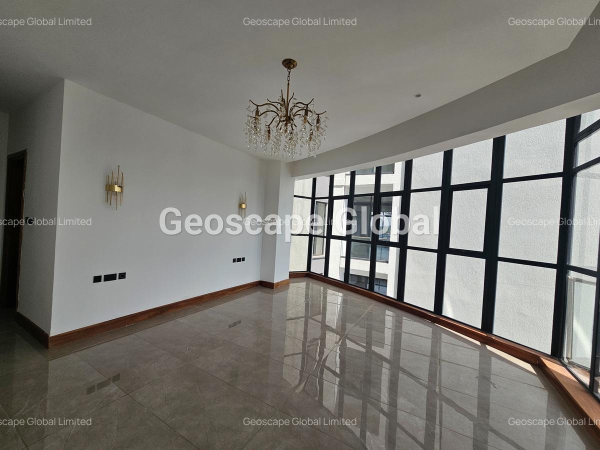 4 Bed Apartment with En Suite in Riverside - 5
