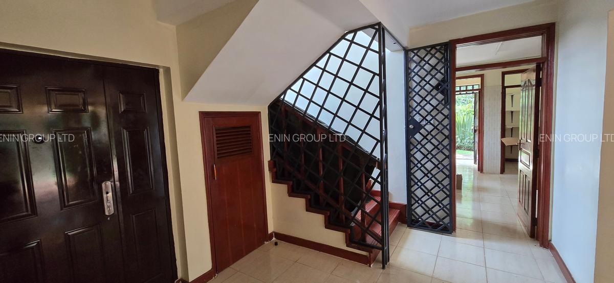5 Bed Townhouse with En Suite at Rosslyn Garden - 5